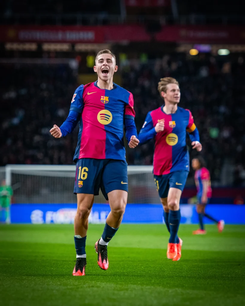 Barcelona's Spectacular 7-1 Rout Over Valencia Marks Their First La Liga Triumph of 2025! 1 Barcelona's Players celebrating
