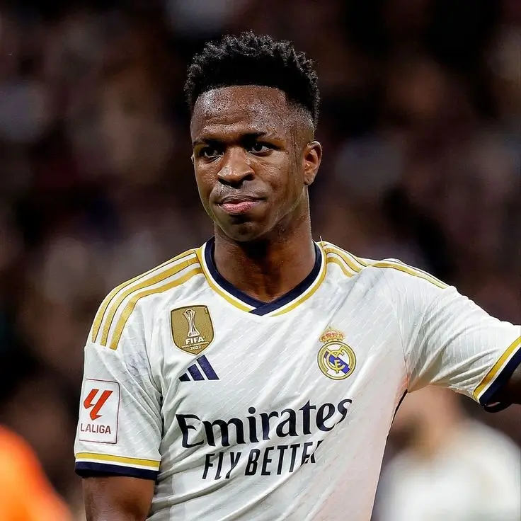 Vinicius Jr's Contract Conundrum: Real Madrid's Rising Star Faces Tempting €1bn Saudi Offer. 1 Vinicius Jr