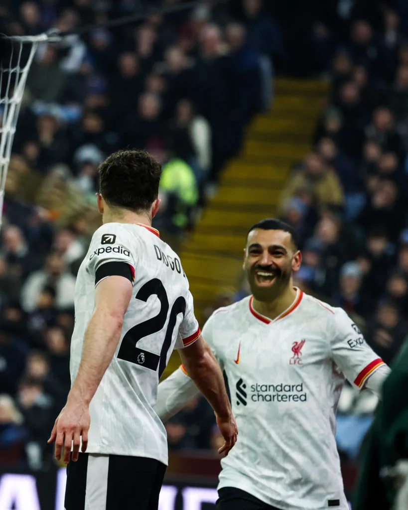 Disappointing Draw: Liverpool's Title Hopes Dented as Nunez Misses Golden Opportunity 1 Sala and jota Celebrating