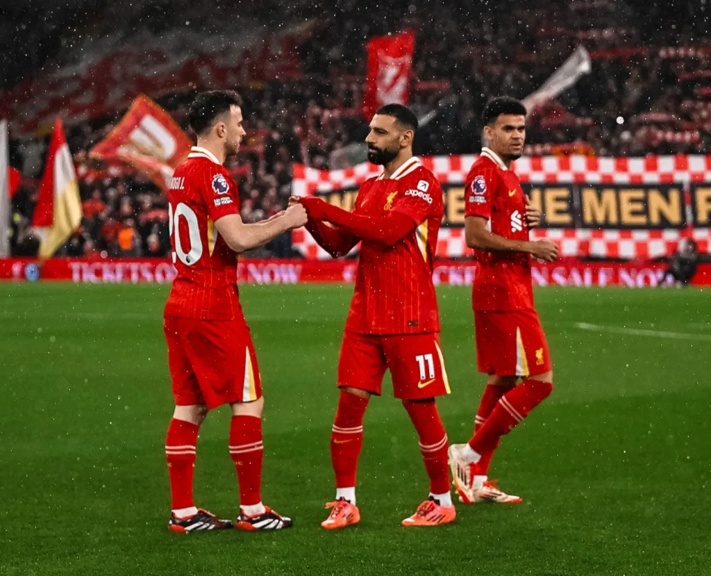 Dominant Liverpool Surge 13 Points Clear: Szoboszlai and Mac Allister Shine in Victory over Newcastle 3 Salah and Teammates