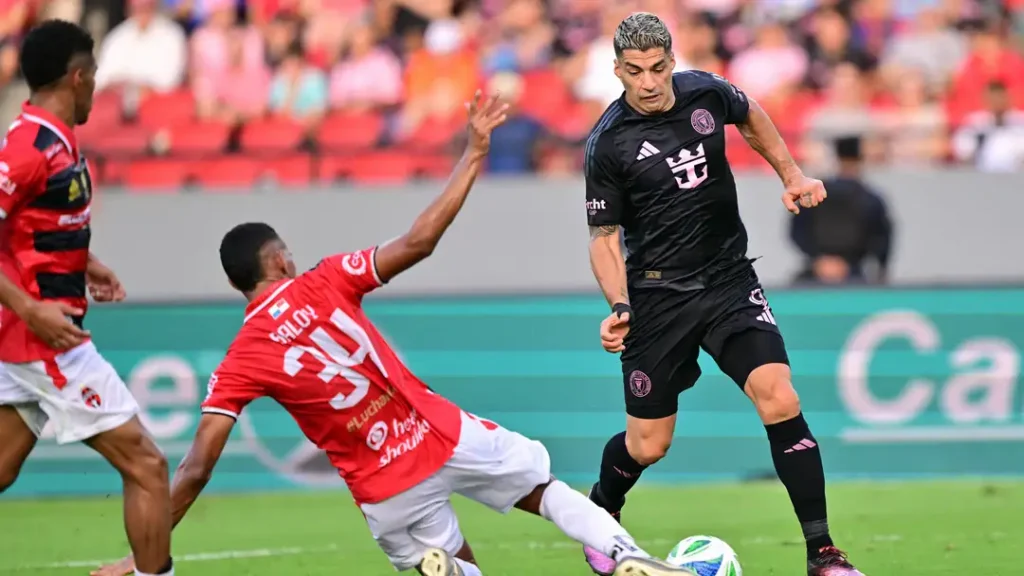 Messi and Suarez Dazzle in Inter Miami's Thrilling Triumph Over Sporting San Miguelito 2 Suarez Goal Assists
