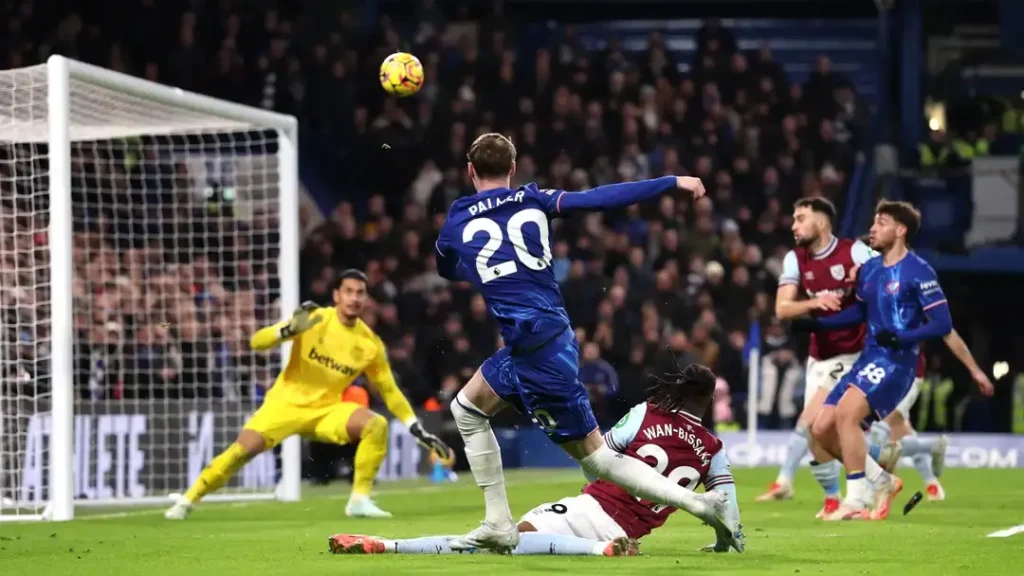 Chelsea's Gritty Battle and Palmer's Magical Masterstroke Against West Ham! 2 Chelsea's Cole Palmer's Goal against West Ham