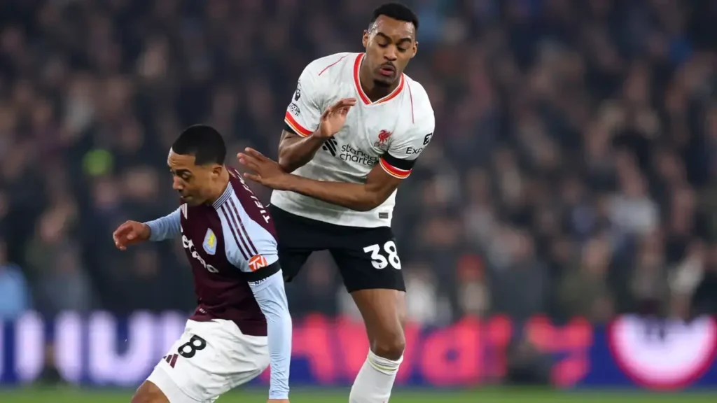 Disappointing Draw: Liverpool's Title Hopes Dented as Nunez Misses Golden Opportunity 2 Gravenberch struggled in the midfield