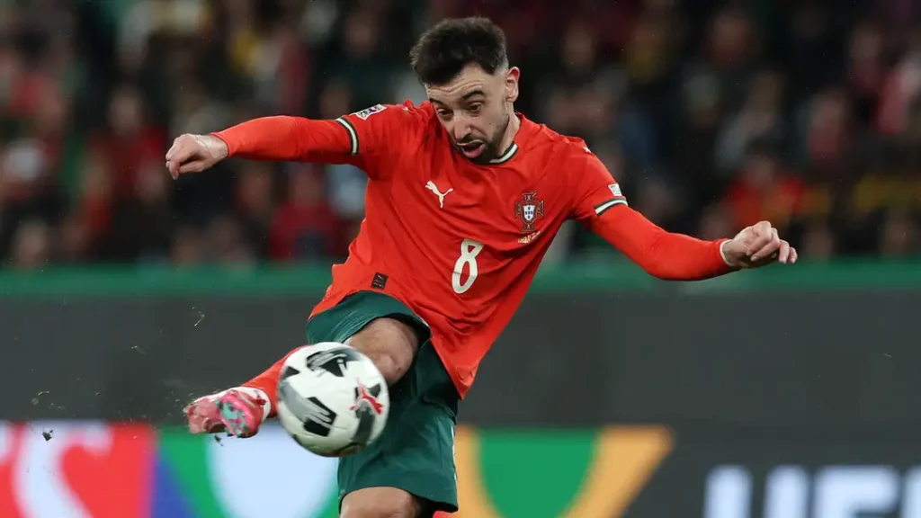 Portugal's Rollercoaster Victory: Trincão's Brilliance Overshadows Ronaldo's Penalty Blunder 2 Portugal's Fernandes