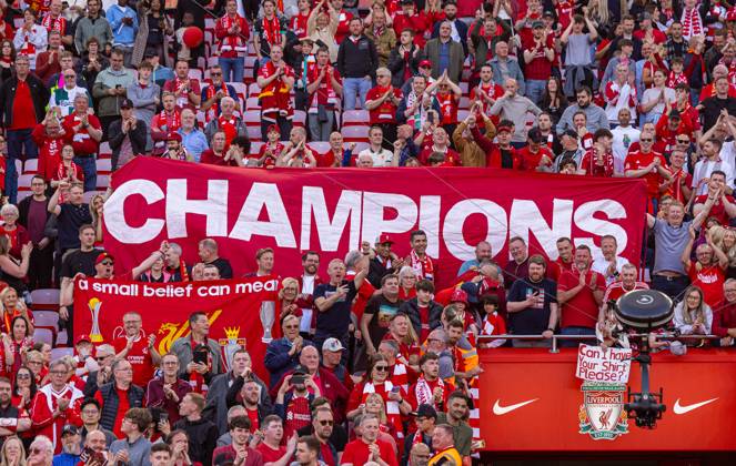 From Doubt to Dominance: How Arne Slot Silenced Critics and Delivered Liverpool’s 20th Title 5 Liverpool Fans Celebrating